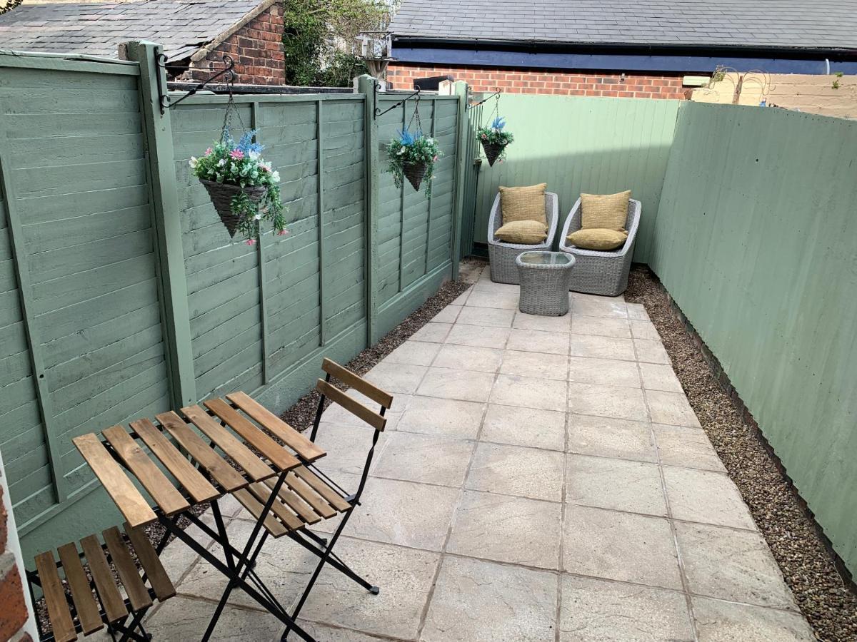 Contemporary & Chic Inner Terrace 5 Mins From Barnsley Town Centre Zewnętrze zdjęcie